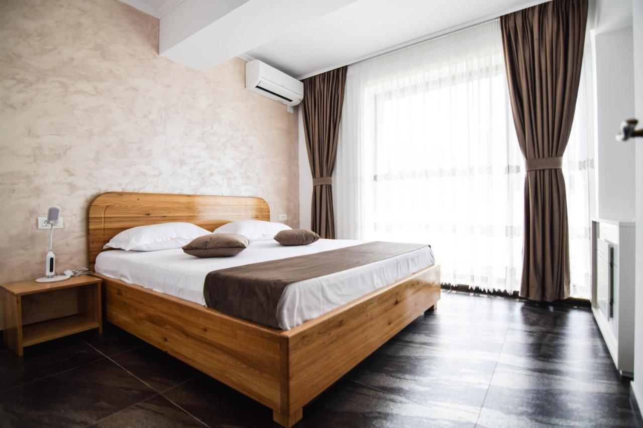 Apart Hotel Victor Mamaia Exterior photo