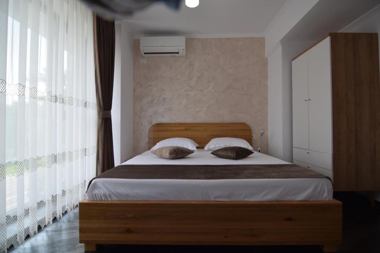 Apart Hotel Victor Mamaia Exterior photo